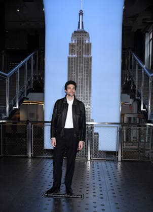 February 12, 2026, New York, Ny, United States: Paul Anthony Kelly visits the Empire State Building to celebrate the premiere of FXs Love Story: John F. Kennedy Jr. & Carolyn Bessette. Held at Empire State Building in New York. Zuma Press February 12, 2026 New York United States - ZUMAp281 20260212_zea_p281_018 Copyright: xPhotoxImagexPressx