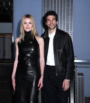 February 12, 2026, New York, Ny, United States: Sarah Pidgeon and Paul Anthony Kelly visit the Empire State Building to celebrate the premiere of FXs Love Story: John F. Kennedy Jr. & Carolyn Bessette. Held at Empire State Building in New York. Zuma Press February 12, 2026 New York United States - ZUMAp281 20260212_zea_p281_023 Copyright: xPhotoxImagexPressx