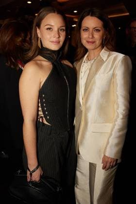 Berlin Opening Night ** NUR FÜR REDAKTIONELLE ZWECKE ** EDITORIAL USE ONLY **<p>Die Schauspielerinnen Sonja Gerhardt (l) und Alice Dwyer kommen zur Berlin Opening Night ins Hotel Stue. Die Night findet im Rahmen der Berlinale statt. Deutschland Berlin Berlin Copyright: JörgxCarstensen