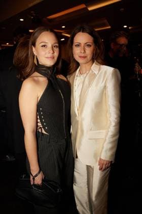 Berlin Opening Night ** NUR FÜR REDAKTIONELLE ZWECKE ** EDITORIAL USE ONLY **<p>Die Schauspielerinnen Sonja Gerhardt (l) und Alice Dwyer kommen zur Berlin Opening Night ins Hotel Stue. Die Night findet im Rahmen der Berlinale statt. Deutschland Berlin Berlin Copyright: JörgxCarstensen