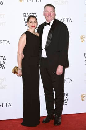 Matthew Pinsett mit Begleitung bei der BAFTA 2026 Invest in Talent Gala im Hotel Chancery Rosewood. London, 12.02.2026