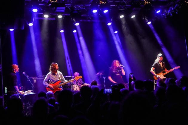 Purpendicular mit Drummer Ian Paice, Sänger und Bandgründer Robby Thomas Walsh, Gitarrist Murray Gould, Bassist Nick Fyfe und Keyboarder Alessandro Debiaggi - Rüsselsheim 12.02.2026: Konzert von Purpendicular mit Schlagzeug-Legende Ian Paice von Deep Purple