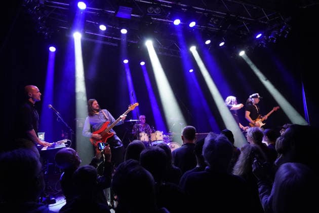 Purpendicular mit Drummer Ian Paice, Sänger und Bandgründer Robby Thomas Walsh, Gitarrist Murray Gould, Bassist Nick Fyfe und Keyboarder Alessandro Debiaggi - Rüsselsheim 12.02.2026: Konzert von Purpendicular mit Schlagzeug-Legende Ian Paice von Deep Purple