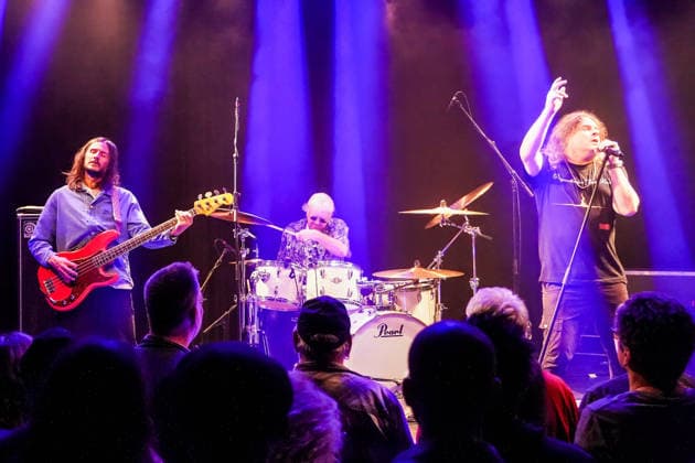 Purpendicular mit Drummer Ian Paice, Sänger und Bandgründer Robby Thomas Walsh, Bassist Nick Fyfe - Rüsselsheim 12.02.2026: Konzert von Purpendicular mit Schlagzeug-Legende Ian Paice von Deep Purple