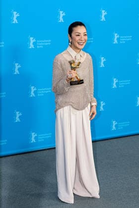 Berlin Berlinale, 76. internationale Filmfestspiele Berlin 2026 Photo Call Michelle Yeoh mit Goldenem Ehrenbaer Berlinale, 76. internationale Filmfestspiele Berlin 2026, 13.02.2026 Copyright: xEibner-Pressefoto RogerxBuerkex EP_RBE