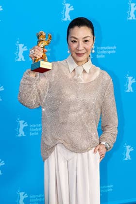Berlin Berlinale, 76. internationale Filmfestspiele Berlin 2026 Photo Call Michelle Yeoh mit Goldenem Ehrenbaer Berlinale, 76. internationale Filmfestspiele Berlin 2026, 13.02.2026 Copyright: xEibner-Pressefoto RogerxBuerkex EP_RBE