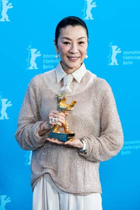 Berlin Berlinale, 76. internationale Filmfestspiele Berlin 2026 Photo Call Michelle Yeoh mit Goldenem Ehrenbaer Berlinale, 76. internationale Filmfestspiele Berlin 2026, 13.02.2026 Copyright: xEibner-Pressefoto RogerxBuerkex EP_RBE
