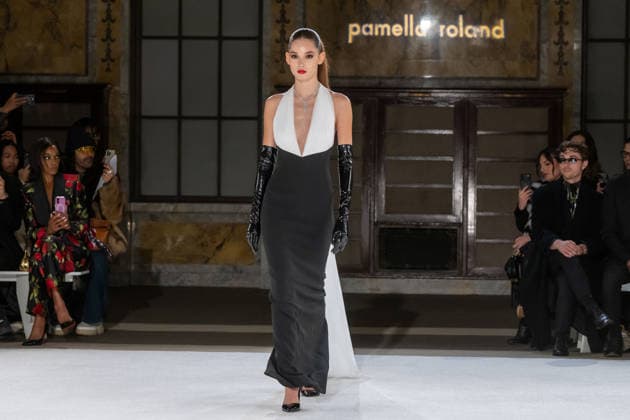 Pamella Roland fashion show during the New York Fashion Week in New York, USA - 12 Feb 2026 A model walks the runway for the Pamella Roland fashion show during the New York Fashion Week at the New York Public Library. New York United States Copyright: xRonxAdarx xSOPAxImagesx _radar_roland_20260212_00027