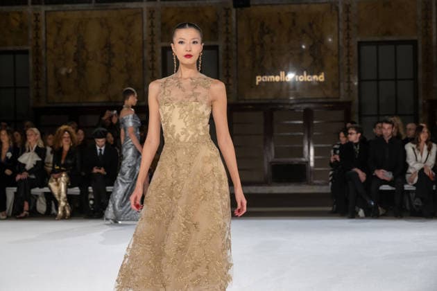 Pamella Roland fashion show during the New York Fashion Week in New York, USA - 12 Feb 2026 A model walks the runway for the Pamella Roland fashion show during the New York Fashion Week at the New York Public Library. New York United States Copyright: xRonxAdarx xSOPAxImagesx _radar_roland_20260212_00166