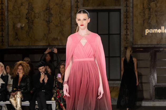 Pamella Roland fashion show during the New York Fashion Week in New York, USA - 12 Feb 2026 A model walks the runway for the Pamella Roland fashion show during the New York Fashion Week at the New York Public Library. New York United States Copyright: xRonxAdarx xSOPAxImagesx _radar_roland_20260212_00347