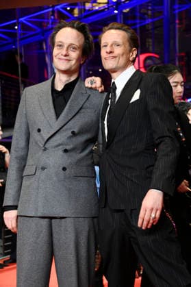 August Diehl und Alexander Scheer bei der Festivaleröffnung mit der Premiere des Kinofilms No Good Men auf der Berlinale 2026 76. Internationale Filmfestspiele Berlin im Berlinale Palast. Berlin, 12.02.2026