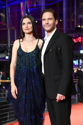 Daniel Brühl mit Ehefrau Felicitas Rombold bei der Festivaleröffnung mit der Premiere des Kinofilms No Good Men auf der Berlinale 2026 76. Internationale Filmfestspiele Berlin im Berlinale Palast. Berlin, 12.02.2026