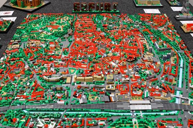 Modell Leben - Modellbaumesse 13.02.2026, Erfurt, Thueringer Modellbaumesse Modell Leben im Bild: Luca Pascal Koenig hat ein Modell von Erfurt aus Lego-Steinen gebaut