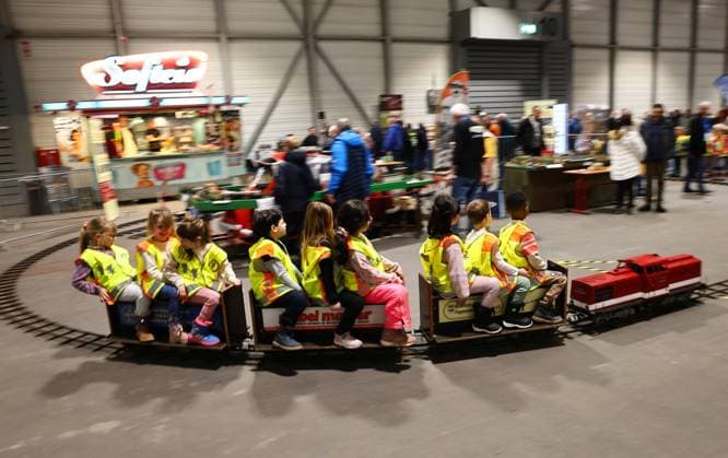 Modell Leben - Modellbaumesse 13.02.2026, Erfurt, Thueringer Modellbaumesse Modell Leben im Bild: die Garten-Eisenbahn sorgt fuer viel Spass bei den Kindern