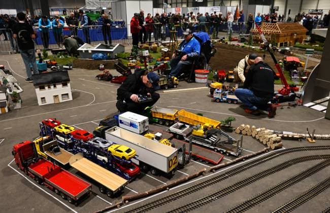 Modell Leben - Modellbaumesse 13.02.2026, Erfurt, Thueringer Modellbaumesse Modell Leben im Bild: die Welt der grossen Modellfahrzeuge begeistert gross und klein