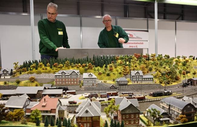 Modell Leben - Modellbaumesse 13.02.2026, Erfurt, Thueringer Modellbaumesse Modell Leben im Bild: der Modelleisenbahnclub Jena mit seiner Nachbildung von Lauscha