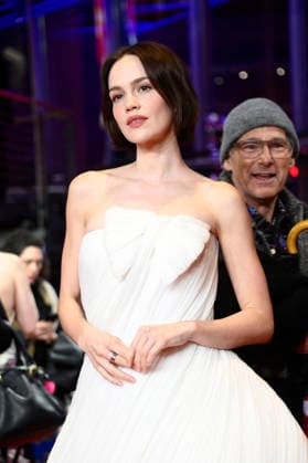 Emilia Schüle bei der Festivaleröffnung mit der Premiere des Kinofilms No Good Men auf der Berlinale 2026 76. Internationale Filmfestspiele Berlin im Berlinale Palast. Berlin, 12.02.2026