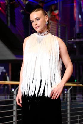 Jeanne Goursaud bei der Festivaleröffnung mit der Premiere des Kinofilms No Good Men auf der Berlinale 2026 76. Internationale Filmfestspiele Berlin im Berlinale Palast. Berlin, 12.02.2026
