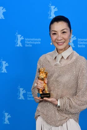 Berlinale International Film Festival Berlin Germany 76th Berlinale Berlin International Film Festival Michelle Yeoh Honorary Golden Bear trophy during a photocall at the 76th Berlinale International Film Festival Thomas Bohlen Starface 2026 02 13 453022 2026 02 13 Berlin Germany  Copyright: xThomasxBohlenx STAR_453022_070