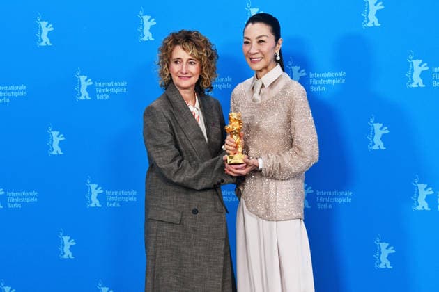 Berlinale International Film Festival Berlin Germany 76th Berlinale Berlin International Film Festival Tricia Tuttle poses with Michelle Yeoh Honorary Golden Bear trophy during a photocall at the 76th Berlinale International Film Festival Thomas Bohlen Starface 2026 02 13 453022 2026 02 13 Berlin Germany  Copyright: xThomasxBohlenx STAR_453022_079