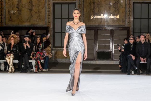 Pamella Roland - Runway - February 2026 New York Fashion Week, New York, USA - 12 Feb 2026 (NEW) Pamella Roland - Runway - February 2026 New York Fashion Week. February 12, 2026, New York, New York, USA: A model walks the runway for the Pamella Roland fashion show during the New York Fashion Week at the New York Public Library on February 12, 2026 in New York City. (Credit: M10s TheNews2) (Foto: M10s Thenews2 imago images) Pamella Roland - Runway - February 2026 New York Fashion Week, New York, USA - 12 Feb 2026  Copyright: xRonxAdarx