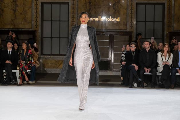 Pamella Roland - Runway - February 2026 New York Fashion Week, New York, USA - 12 Feb 2026 (NEW) Pamella Roland - Runway - February 2026 New York Fashion Week. February 12, 2026, New York, New York, USA: A model walks the runway for the Pamella Roland fashion show during the New York Fashion Week at the New York Public Library on February 12, 2026 in New York City. (Credit: M10s TheNews2) (Foto: M10s Thenews2 imago images) Pamella Roland - Runway - February 2026 New York Fashion Week, New York, USA - 12 Feb 2026  Copyright: xRonxAdarx