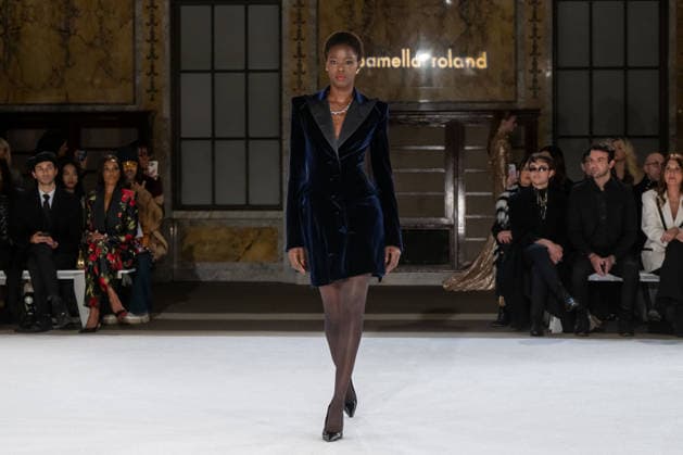 Pamella Roland - Runway - February 2026 New York Fashion Week, New York, USA - 12 Feb 2026 (NEW) Pamella Roland - Runway - February 2026 New York Fashion Week. February 12, 2026, New York, New York, USA: A model walks the runway for the Pamella Roland fashion show during the New York Fashion Week at the New York Public Library on February 12, 2026 in New York City. (Credit: M10s TheNews2) (Foto: M10s Thenews2 imago images) Pamella Roland - Runway - February 2026 New York Fashion Week, New York, USA - 12 Feb 2026  Copyright: xRonxAdarx