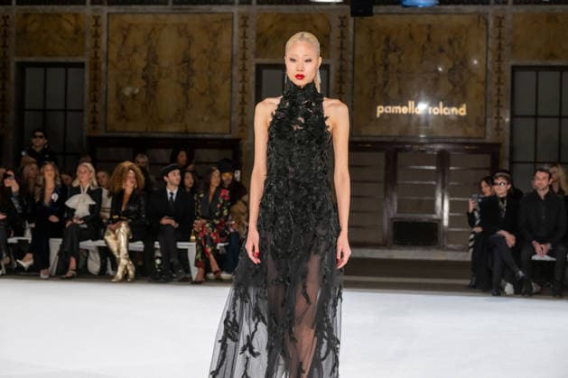 Pamella Roland - Runway - February 2026 New York Fashion Week, New York, USA - 12 Feb 2026 (NEW) Pamella Roland - Runway - February 2026 New York Fashion Week. February 12, 2026, New York, New York, USA: A model walks the runway for the Pamella Roland fashion show during the New York Fashion Week at the New York Public Library on February 12, 2026 in New York City. (Credit: M10s TheNews2) (Foto: M10s Thenews2 imago images) Pamella Roland - Runway - February 2026 New York Fashion Week, New York, USA - 12 Feb 2026  Copyright: xRonxAdarx