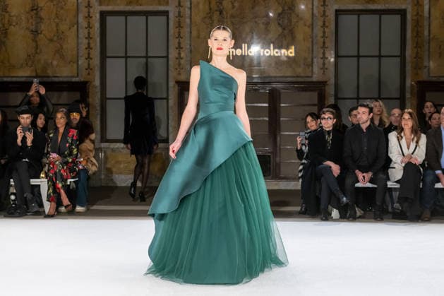 Pamella Roland - Runway - February 2026 New York Fashion Week, New York, USA - 12 Feb 2026 (NEW) Pamella Roland - Runway - February 2026 New York Fashion Week. February 12, 2026, New York, New York, USA: A model walks the runway for the Pamella Roland fashion show during the New York Fashion Week at the New York Public Library on February 12, 2026 in New York City. (Credit: M10s TheNews2) (Foto: M10s Thenews2 imago images) Pamella Roland - Runway - February 2026 New York Fashion Week, New York, USA - 12 Feb 2026  Copyright: xRonxAdarx