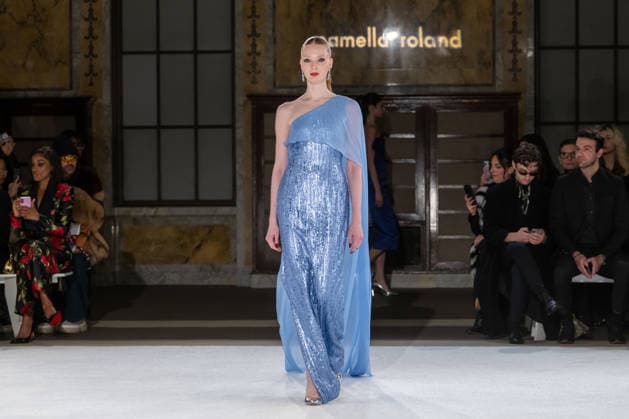 Pamella Roland - Runway - February 2026 New York Fashion Week, New York, USA - 12 Feb 2026 (NEW) Pamella Roland - Runway - February 2026 New York Fashion Week. February 12, 2026, New York, New York, USA: A model walks the runway for the Pamella Roland fashion show during the New York Fashion Week at the New York Public Library on February 12, 2026 in New York City. (Credit: M10s TheNews2) (Foto: M10s Thenews2 imago images) Pamella Roland - Runway - February 2026 New York Fashion Week, New York, USA - 12 Feb 2026  Copyright: xRonxAdarx