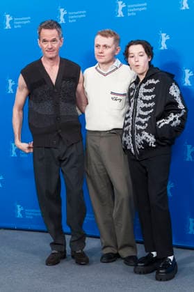 Neil Patrick Harris, George Jaques und Bella Ramsey beim Photocall zum Kinofilm Sunny Dancer auf der Berlinale 2026 76. Internationale Filmfestspiele Berlin im Hotel Grand Hyatt. Berlin, 13.02.2026