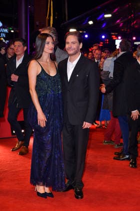 Daniel Bruehl mit Ehefrau Felicitas Rombold bei der No Good Men Premiere und Berlinale Eroeffnung bei den 76. Internationalen Filmfestspielen in Berlin am 12.02.26