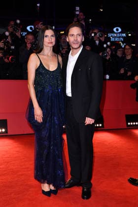 Daniel Bruehl mit Ehefrau Felicitas Rombold bei der No Good Men Premiere und Berlinale Eroeffnung bei den 76. Internationalen Filmfestspielen in Berlin am 12.02.26