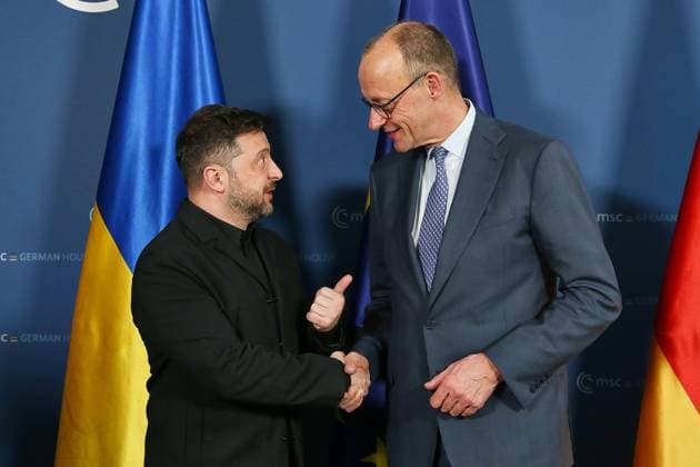 München, Bayern, Deutschland, 13.02.2026: Münchner Sicherheitskonferenz 2026: Wolodymyr Selenskyj, Präsident der Ukraine, und der deutsche Bundeskanzler Friedrich Merz (CDU) *** Munich, Bavaria, Germany, 13 02 2026 Munich Security Conference 2026 Volodymyr Selenskyj, President of Ukraine, and German Chancellor Friedrich Merz CDU Copyright: xdtsxNachrichtenagenturx dts_106181