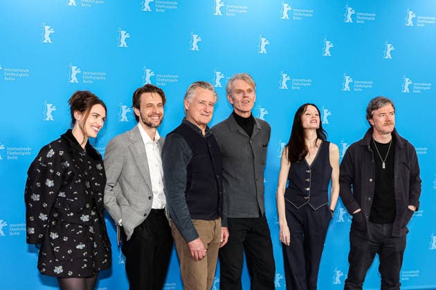 Berlin Berlinale, 76. internationale Filmfestspiele Berlin 2026 Photo Call EVERYBODY DIGS BILL EVANS KATIE MCGRATH (Schauspieler Actor) Anders Danielsen Lie (Schauspieler Actor) Bill Pullman (Schauspieler Actor) Grant Gee (Regisseur Director) Valene Kane (Schauspielerin Actor) Barry Ward (Schauspieler Actor) Berlinale, 76. internationale Filmfestspiele Berlin 2026, 13.02.2026 -Pressefoto Roger Buerke Copyright: xEibner-Pressefoto RogerxBuerkex EP_RBE