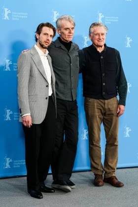 Berlin Berlinale, 76. internationale Filmfestspiele Berlin 2026 Photo Call EVERYBODY DIGS BILL EVANS Anders Danielsen Lie (Schauspieler Actor) Grant Gee (Regisseur Director) Bill Pullman (Schauspieler Actor) Berlinale, 76. internationale Filmfestspiele Berlin 2026, 13.02.2026 -Pressefoto Roger Buerke Copyright: xEibner-Pressefoto RogerxBuerkex EP_RBE