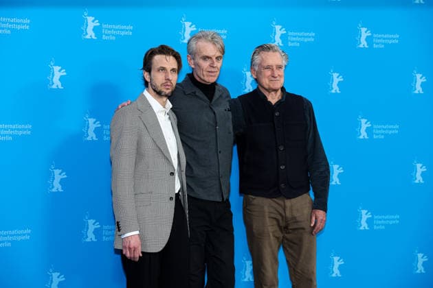 Berlin Berlinale, 76. internationale Filmfestspiele Berlin 2026 Photo Call EVERYBODY DIGS BILL EVANS Anders Danielsen Lie (Schauspieler Actor) Grant Gee (Regisseur Director) Bill Pullman (Schauspieler Actor) Berlinale, 76. internationale Filmfestspiele Berlin 2026, 13.02.2026 -Pressefoto Roger Buerke Copyright: xEibner-Pressefoto RogerxBuerkex EP_RBE