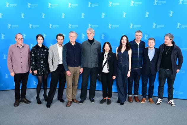 Anders Danielsen Lie, Grant Gee et Bill Pullman au photocall du film Everybody Digs Bill Evans lors de la 76ème édition du festival international du film de Berlin La Berlinale 2026 , le 13 février 2026 Romain Doucelin Bestimage Photocall of the movie, The Everybody Digs Bill Evans during the 76th Berlinale International Film Festival Berlin at Gret Hyatt Hotel on February 13th, 2026 in Berlin Berlin Allemagne  Copyright: xRomainxDoucelinx xBestimagexRomainxDoucelinx xBestimagex