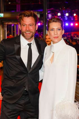 Uli Hanisch und Bibiana Beglau bei der Eroeffnung der 76. Berlinale Internationale Filmfestspiele mit der - No Good Men- Film Premiere am 12.02.2026 im Berlinale Palast Berlin.