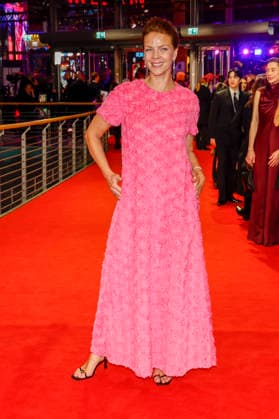 Jessica Schwarz bei der Eröffnung der 75. Internationalen Filmfestspiele Berlin im Berlinale Palast am Potsdamer Platz