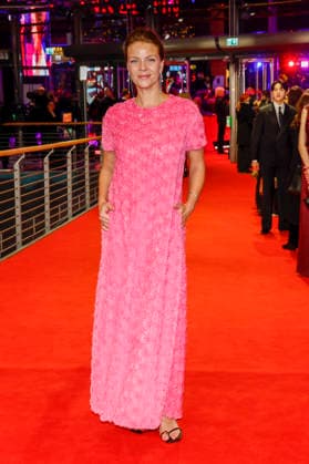 Jessica Schwarz bei der Eröffnung der 75. Internationalen Filmfestspiele Berlin im Berlinale Palast am Potsdamer Platz