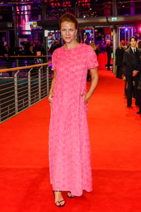 Jessica Schwarz bei der Eröffnung der 75. Internationalen Filmfestspiele Berlin im Berlinale Palast am Potsdamer Platz