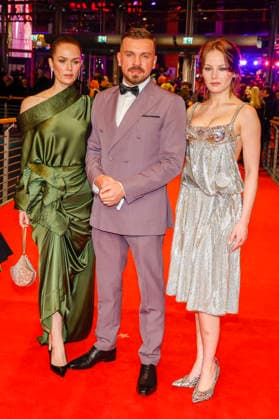 Melika Foroutan, Edin Hasanovic und Devrim Lingnau bei der Eroeffnung der 76. Berlinale Internationale Filmfestspiele mit der - No Good Men- Film Premiere am 12.02.2026 im Berlinale Palast Berlin.
