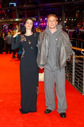 Ruby O. Fee, Matthias Schweighöfer bei der Eröffnung der 75. Internationalen Filmfestspiele Berlin im Berlinale Palast am Potsdamer Platz