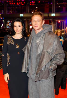 Ruby O. Fee, Matthias Schweighöfer bei der Eröffnung der 75. Internationalen Filmfestspiele Berlin im Berlinale Palast am Potsdamer Platz
