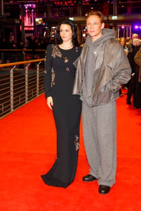 Ruby O. Fee, Matthias Schweighöfer bei der Eröffnung der 75. Internationalen Filmfestspiele Berlin im Berlinale Palast am Potsdamer Platz