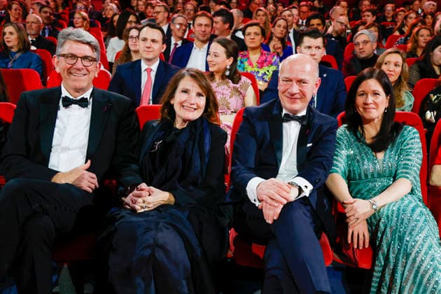 Wolfram Weimer mit Ehefrau Christiane Goetz-Weimer, Kai Wegener, Katharina Günther-Wünsch bei der Eröffnung der 75. Internationalen Filmfestspiele Berlin im Berlinale Palast am Potsdamer Platz