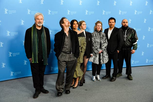 Berlin Berlinale, 76. internationale Filmfestspiele Berlin 2026 Photo Call GOOD LUCK, HAVE FUN, DON™T DIE Gore Verbinski (Regisseur Director) Sam Rockwell (Schauspieler Actor) Zazie Beetz (Schaupielerin Actor) Haley Lu Richardson (Schaupielerin Actor) Tricia Tuttle (Festival Intendantin) Michael Pena (Schauspieler Actor) Asim Chaudhry (Schauspieler Actor) Berlinale, 76. internationale Filmfestspiele Berlin 2026, 13.02.2026 -Pressefoto Roger Buerke Copyright: xEibner-Pressefoto RogerxBuerkex EP_RBE