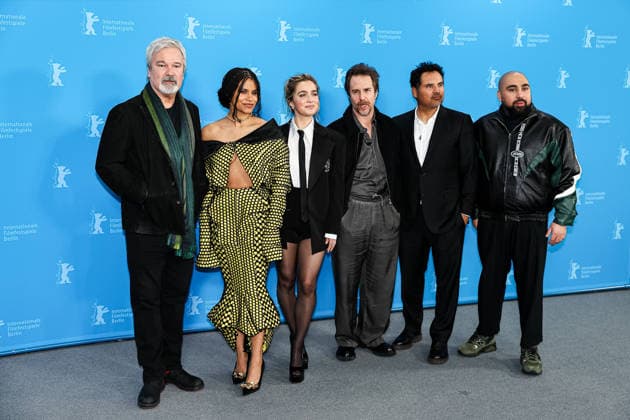 Berlin Berlinale, 76. internationale Filmfestspiele Berlin 2026 Photo Call GOOD LUCK, HAVE FUN, DON™T DIE Gore Verbinski (Regisseur Director) Sam Rockwell (Schauspieler Actor) Zazie Beetz (Schaupielerin Actor) Haley Lu Richardson (Schaupielerin Actor) Tricia Tuttle (Festival Intendantin) Michael Pena (Schauspieler Actor) Asim Chaudhry (Schauspieler Actor) Berlinale, 76. internationale Filmfestspiele Berlin 2026, 13.02.2026 -Pressefoto Roger Buerke Copyright: xEibner-Pressefoto RogerxBuerkex EP_RBE