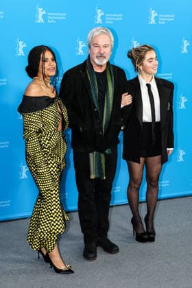 Berlin Berlinale, 76. internationale Filmfestspiele Berlin 2026 Photo Call Fun shoot GOOD LUCK, HAVE FUN, DON™T DIE Zazie Beetz (Schaupielerin Actor) Gore Verbinski (Regisseur Director) Haley Lu Richardson (Schaupielerin Actor) Berlinale, 76. internationale Filmfestspiele Berlin 2026, 13.02.2026 -Pressefoto Roger Buerke Copyright: xEibner-Pressefoto RogerxBuerkex EP_RBE